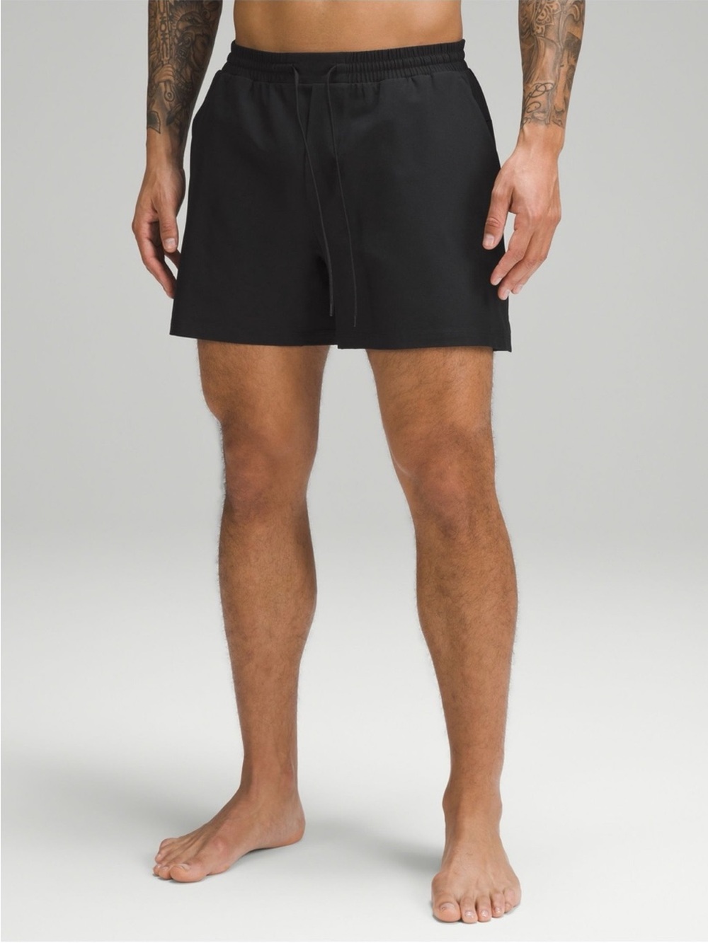 lululemon Men's Pool Short 5"
Lined in Black Size L